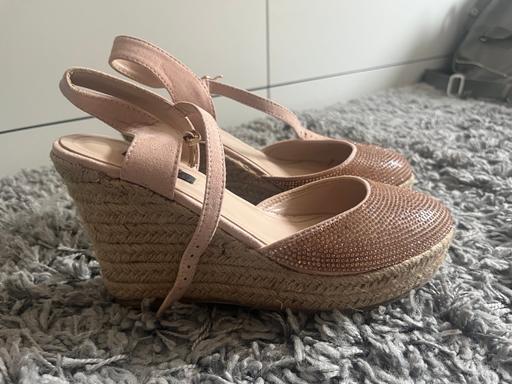 Buy & Sell Buckinghamshire Milton Keynes - Photos for Quiz sandals