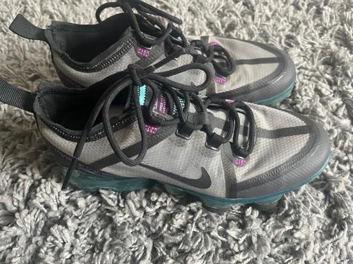 Buy & Sell Buckinghamshire Milton Keynes - Photos for Nike trainer