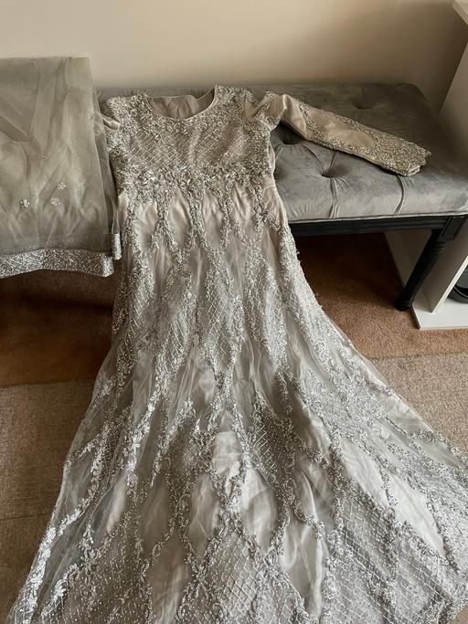 Buy & Sell West Midlands Birmingham - Photos for Light grey floor lengha gown with dupatta
