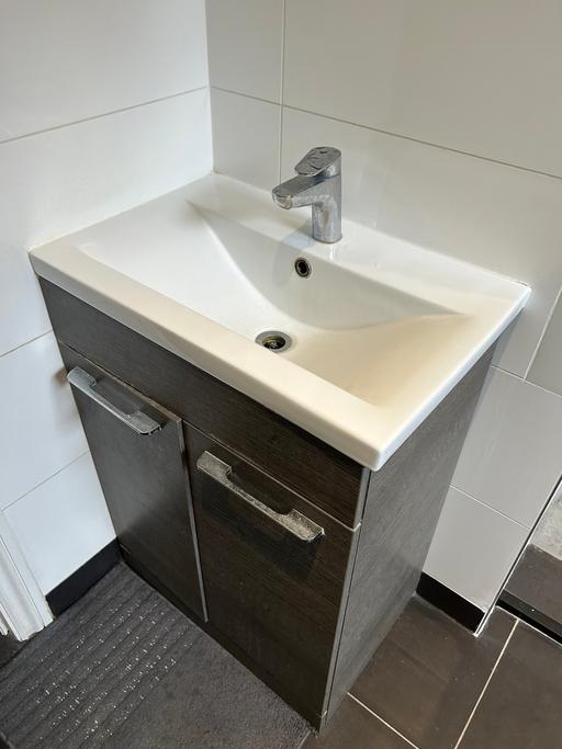 Buy & Sell East London Leyton - E15 - Photos for Basin, Vanity Unit and Tap.