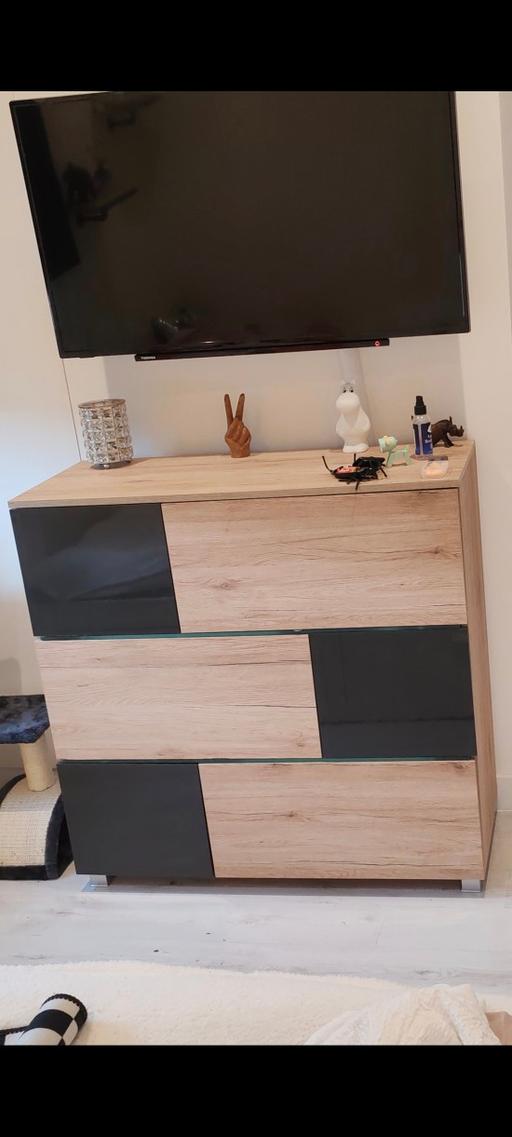 Buy & Sell South West London Battersea - South West London - Photos for Chest of drawers with LED lights