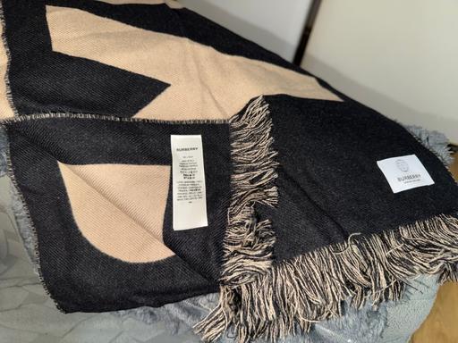 Buy & Sell East London Bromley - East London - Photos for Burberry scarf