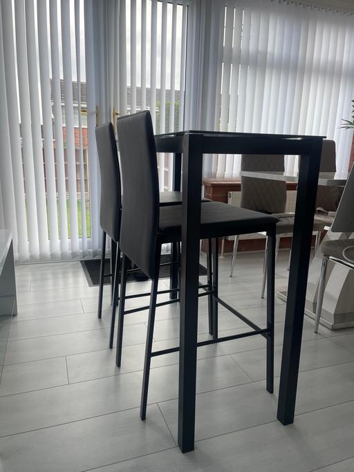 Buy & Sell West Midlands Birmingham - Photos for Black Bar Table & 2 Black Chairs