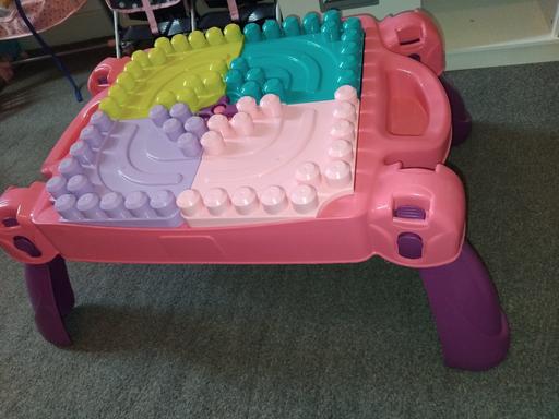 Buy & Sell Central London Southwark - Central London - Photos for Mega Bloks table + bricks