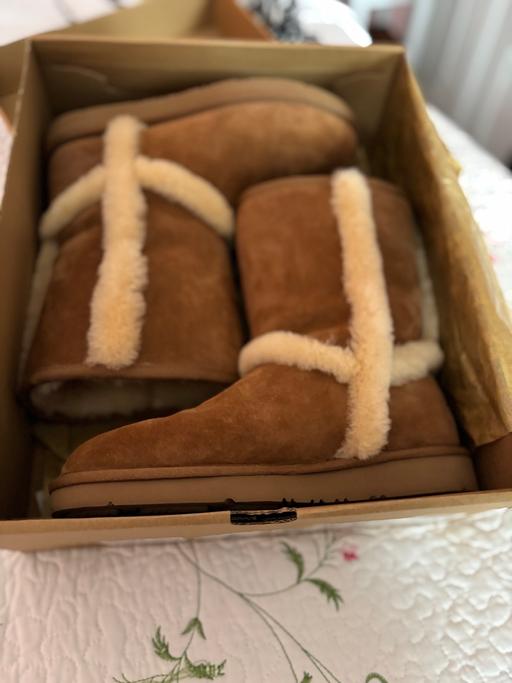 Buy & Sell Hampshire New Forest - Photos for New Ugg boots still in box