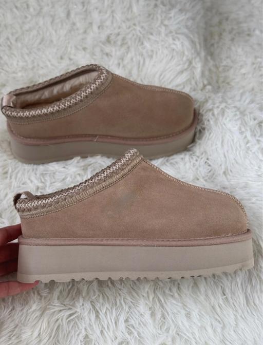 Buy & Sell East London Woodford - East London - Photos for Tazz UGG style slippers