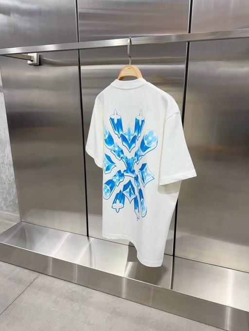 Buy & Sell North London Pentonville - North London - Photos for LV Monogram Tee