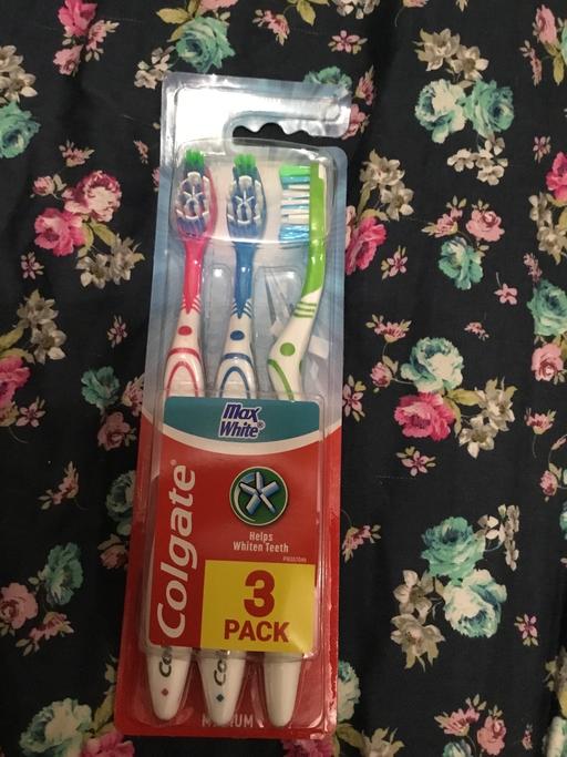 Buy & Sell West London North Kensington - W11 - Photos for 3 PACK COLGATE TOOTHBRUSHES