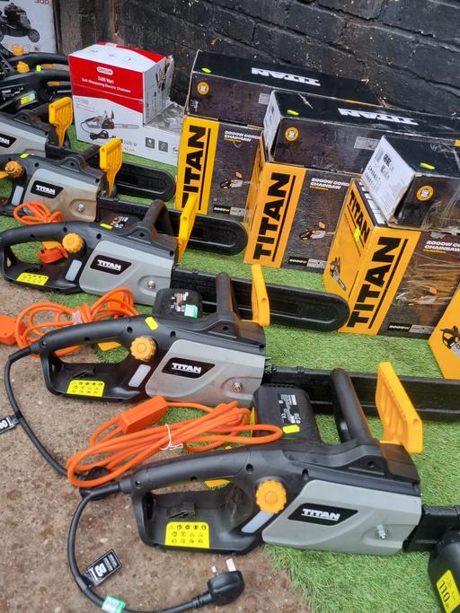 Buy & Sell West Midlands Birmingham - Photos for Chainsaws for sale, electric £35 petrol £85
