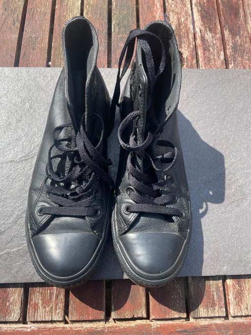 Buy & Sell West London Hillingdon - Photos for Black leather Converse size 6
