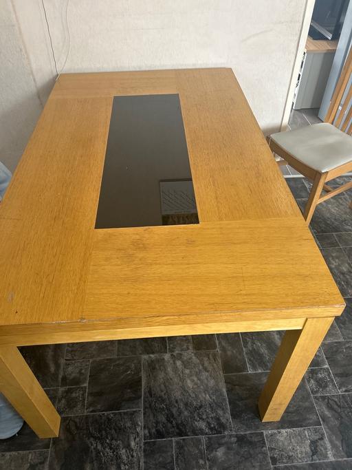 Buy & Sell Hertfordshire Broxbourne - Photos for Table and 4 chairs