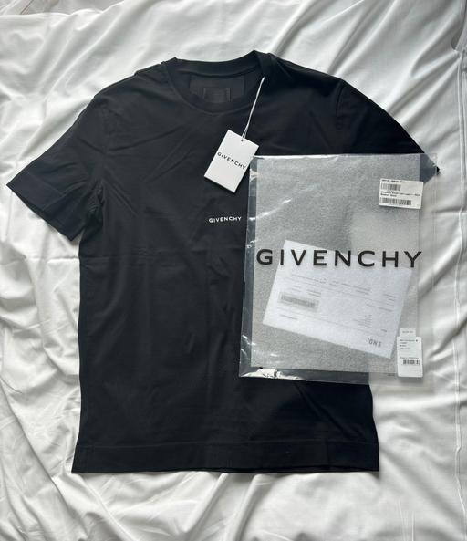 Buy & Sell North West London Old Oak Common - North West London - Photos for Givenchy T-shirt