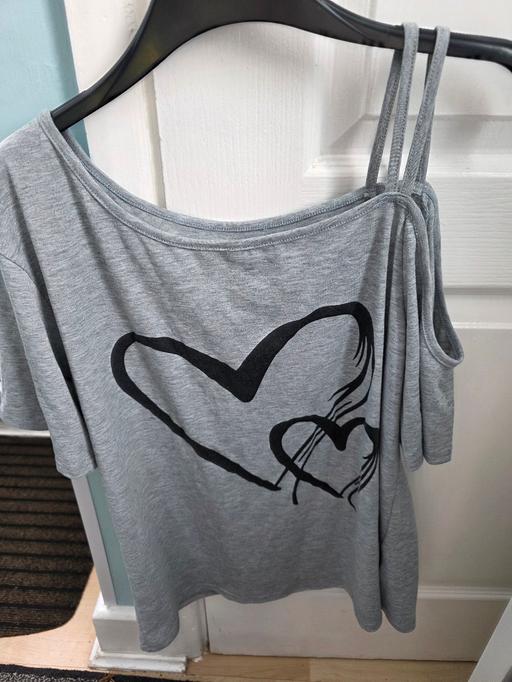 Buy & Sell West Midlands Birmingham - Photos for off the shoulder top size m