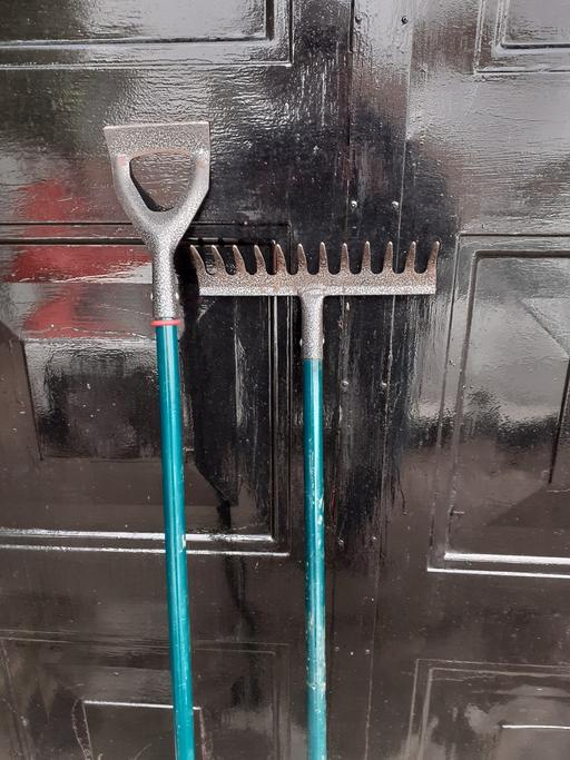 Buy & Sell West Midlands Birmingham - Photos for £8 ×2 hoe and rake good condition