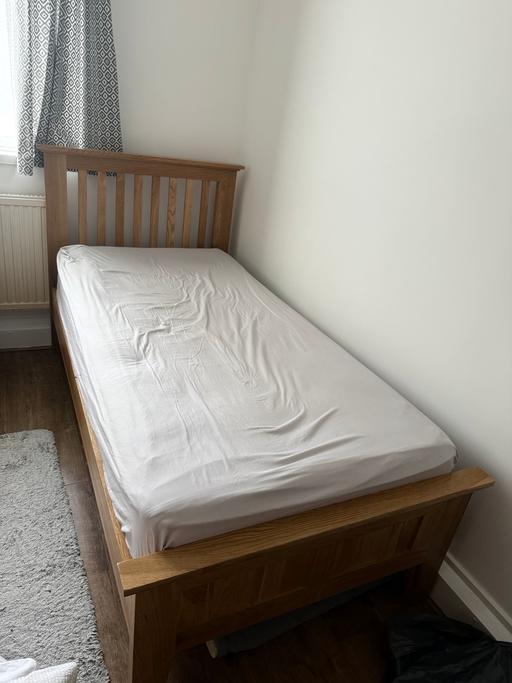 Buy & Sell West London Little Venice - W9 - Photos for Single Bed Wooden Frame with Mattress