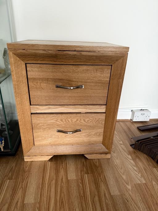 Buy & Sell North West London Abbey Road - North West London - Photos for 2-Drawer Bedside cabinet table