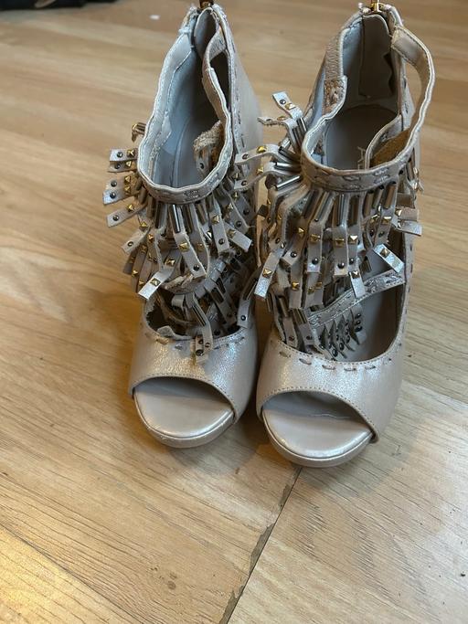 Buy & Sell North West London Harlesden - North West London - Photos for Aldo cream fun frilly open toe heels size 4