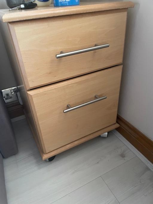 Buy & Sell Barking and Dagenham Barking - Barking and Dagenham - Photos for Oak bedside table - collection only