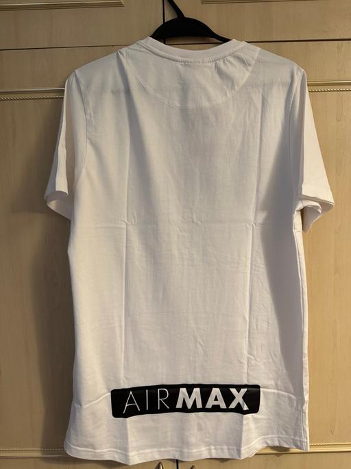 Buy & Sell West London Hillingdon - Photos for Nike Air Max White T-Shirt Medium