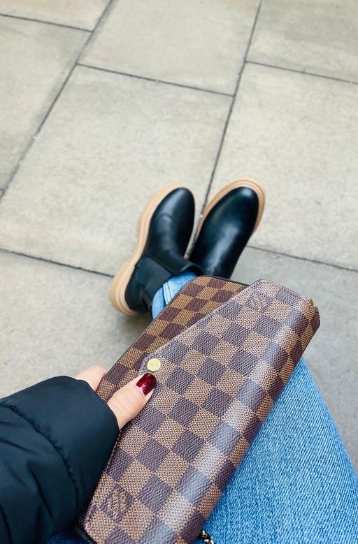 Buy & Sell Surrey Spelthorne - Photos for LV Bag - Preloved with receipt