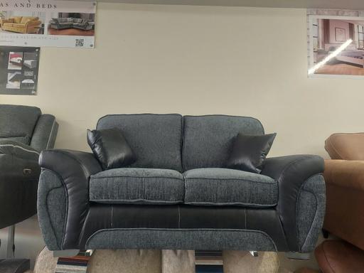 Buy & Sell Burton-on-Trent East Staffordshire - Photos for BEAUTIFUL 2 SEATER SOFA