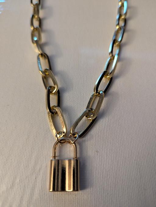 Buy & Sell Blaenau Gwent Georgetown - Blaenau Gwent - Photos for Lady's gold colour large link chain with gold