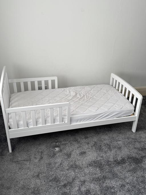 Buy & Sell West Midlands Sandwell - Photos for Toddler bed and mattress