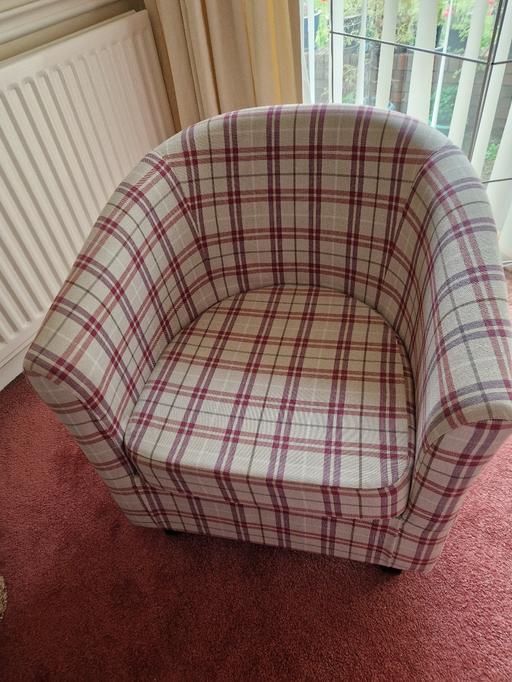 Buy & Sell West Midlands Dudley - Photos for Dunelm check tub arm chair