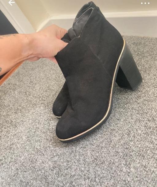 Buy & Sell East London Bow - East London - Photos for Bundle of shoes