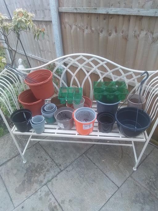 Buy & Sell West Midlands Walsall - Photos for COLLECTION OF GARDEN POTS & hanging basket