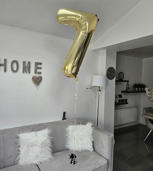 Buy & Sell Halton Weston Point - Watford - Photos for Gold number 7 balloon