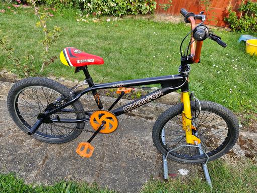 Buy & Sell West London Hillingdon - Photos for BOYS MUDDYFOX BIKE BICYCLE