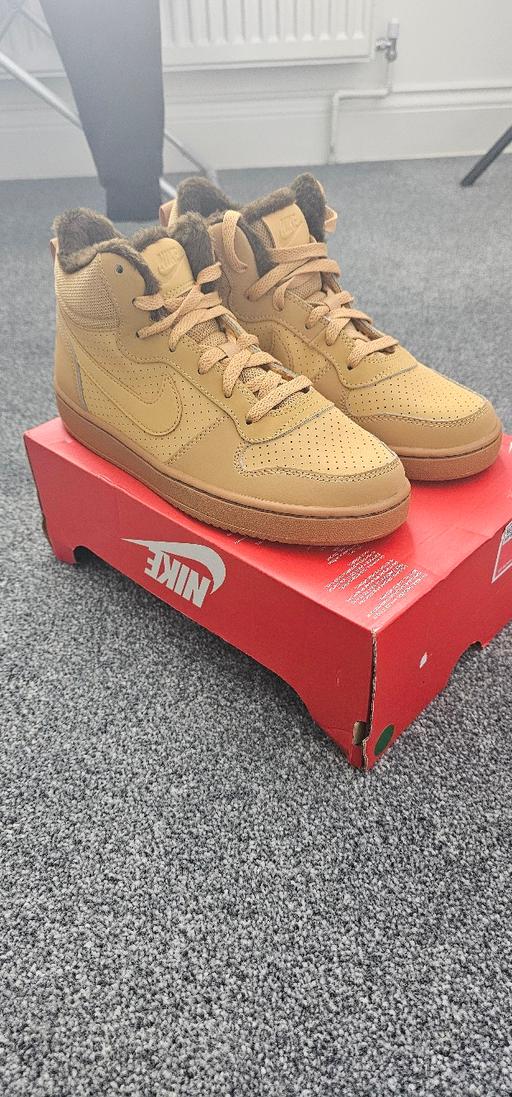 Buy & Sell Kent Folkestone and Hythe - Photos for Nike court borough mids UK 6y
