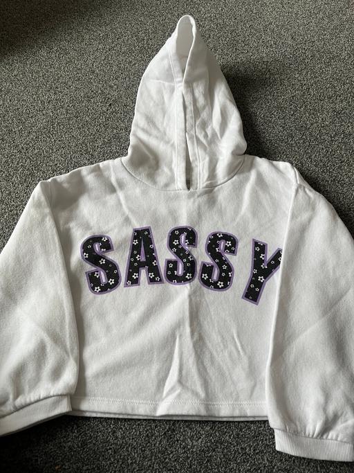 Buy & Sell Buckinghamshire Milton Keynes - Photos for White hoodied sassy jumper