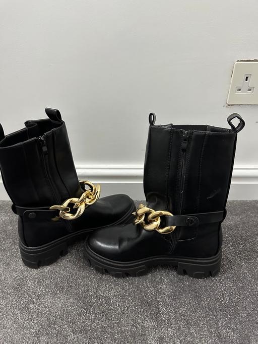 Buy & Sell Merseyside Knowsley - Photos for Boots size 4