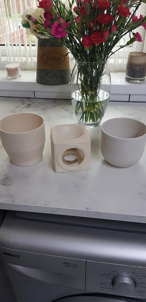 Buy & Sell West Midlands Birmingham - Photos for 2 plant pots and oil burner