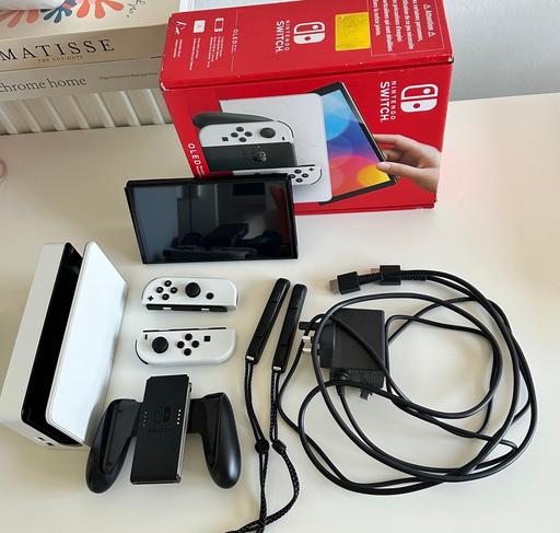 Buy & Sell North London Shoreditch - North London - Photos for Nintendo Switch OLED console (WHITE) 64GB