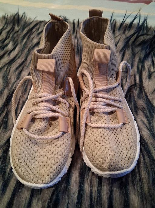 Buy & Sell Cornwall Mitchell - Cornwall - Photos for Beige semi high tops