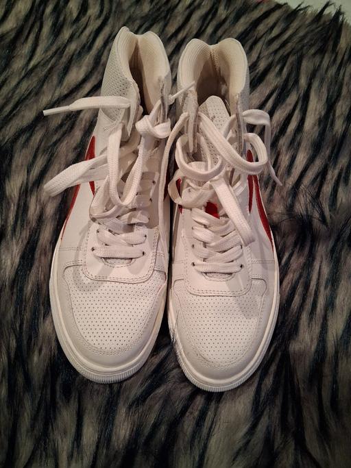 Buy & Sell Cornwall Mitchell - Cornwall - Photos for Cafe Moda High Tops