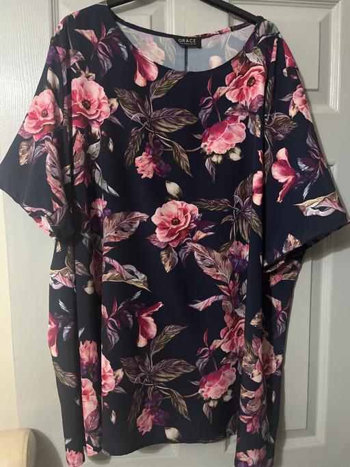 Buy & Sell South Yorkshire Doncaster - Photos for Navy floral top size 24 oversized