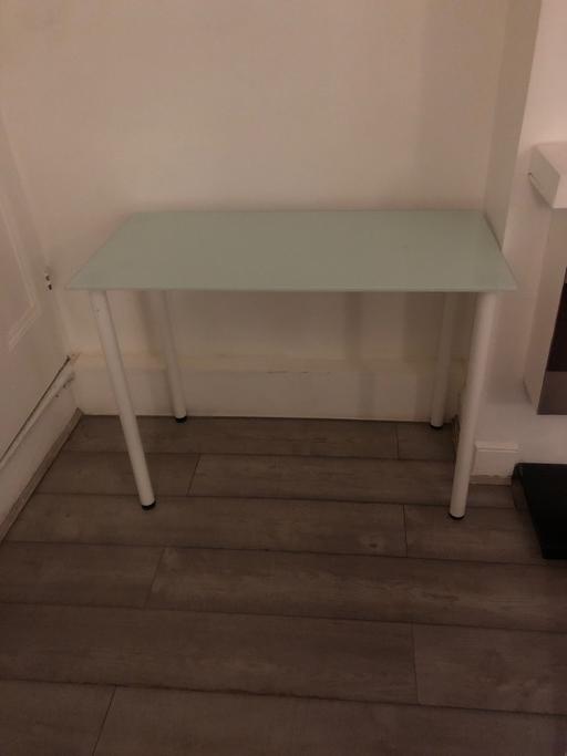 Buy & Sell West Midlands Birmingham - Photos for White glass top desk