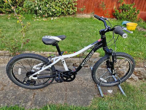 Buy & Sell West London Hillingdon - Photos for KIDS SPECIALIZED BIKE BICYCLE