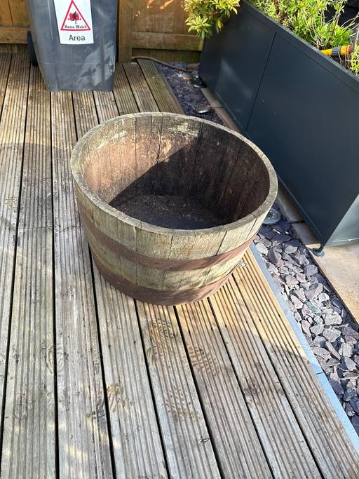 Buy & Sell Greater Manchester Tameside - Photos for Oak whiskey barrel planter