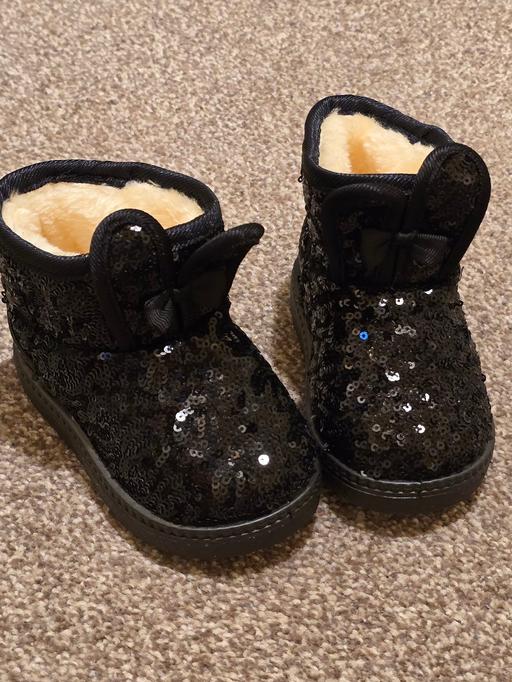 Buy & Sell West Midlands Birmingham - Photos for NEW size 4 baby girls sequin boots
