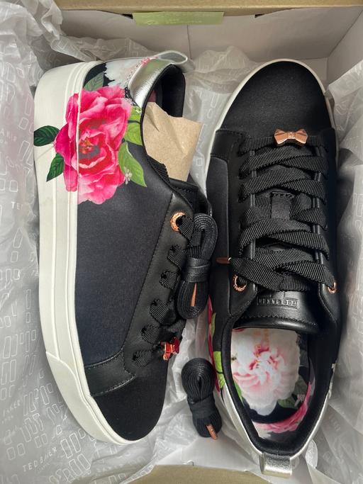 Buy & Sell West Berkshire Goddards Green - West Berkshire - Photos for Ted Baker Trainers size 4