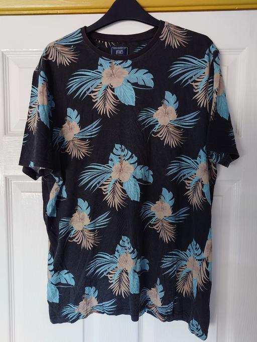 Buy & Sell Leicestershire Charnwood - Photos for Mens black flower top size L