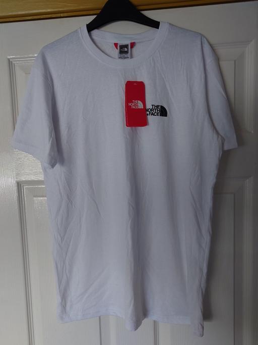 Buy & Sell Leicestershire Charnwood - Photos for Mens white the north face top size L