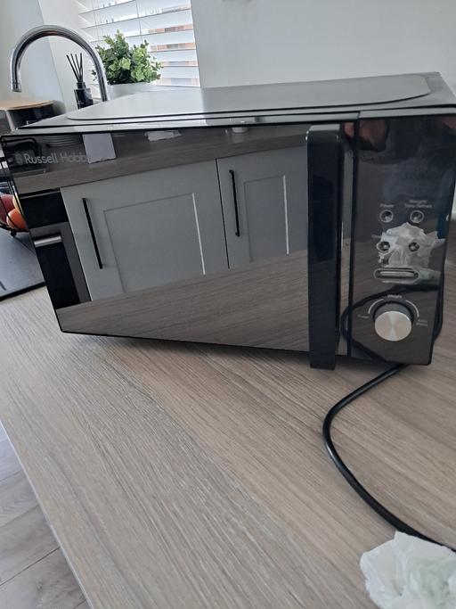 Buy & Sell Hull Kingswood Retail Park - Hull - Photos for RUSSELL HOBBS BLACK MIRRORED FRONT MICROWAVE
