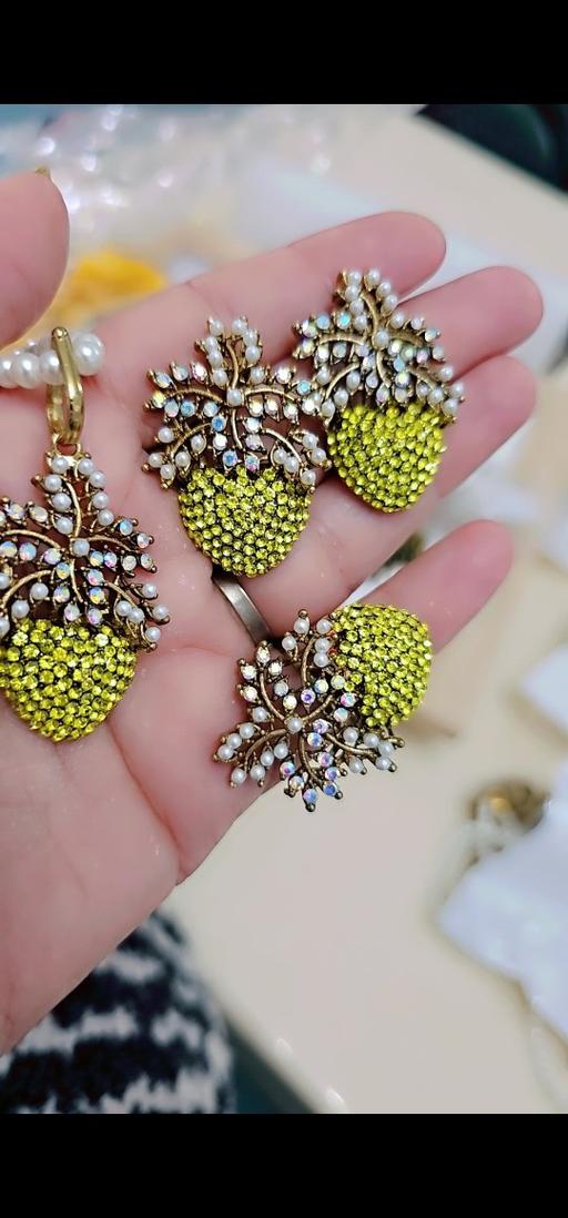Buy & Sell East London Havering - Photos for beautiful Zircon jewellery combo pendant set