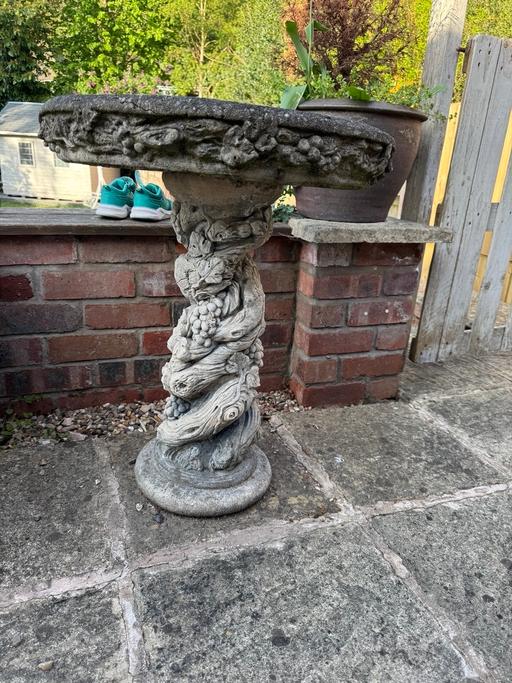 Buy & Sell Cheshire East Sandbach - Cheshire East - Photos for Concrete bird bath